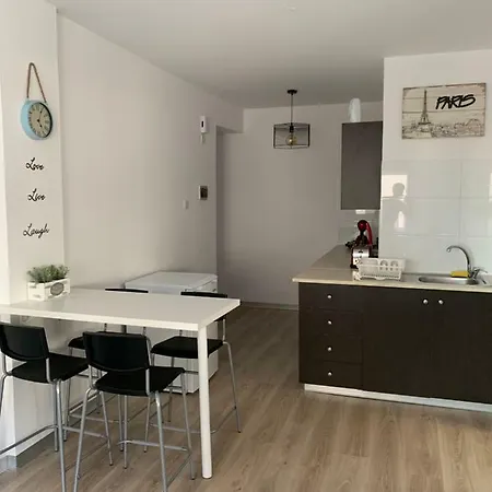 Studio 33 Λάρνακα